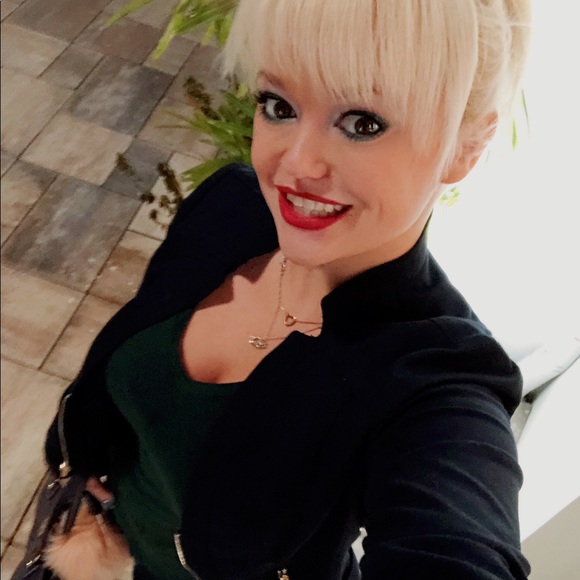 Meet your Posher, Faith - Picture 2 of 2